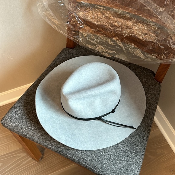 Ale by Alessandra NWT dove grey nirvana wool felt hat - Picture 4 of 5